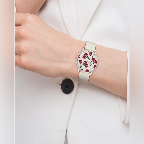 🍒 COACH  Elliot Women's 2H Quartz Watch - Calfskin Leather Strap. EUC 🍒 - Picture 2 of 8